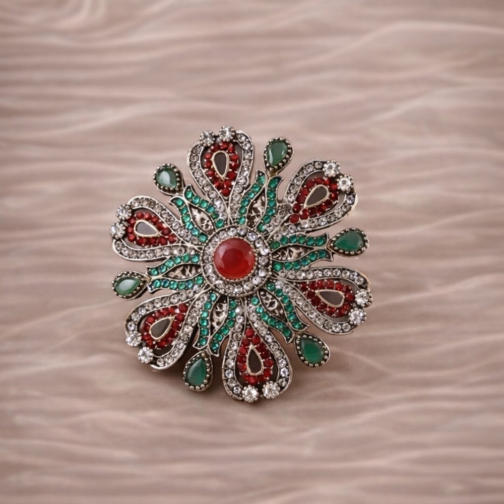 Vintage Baroque Queen Crystal Elegant Brooch